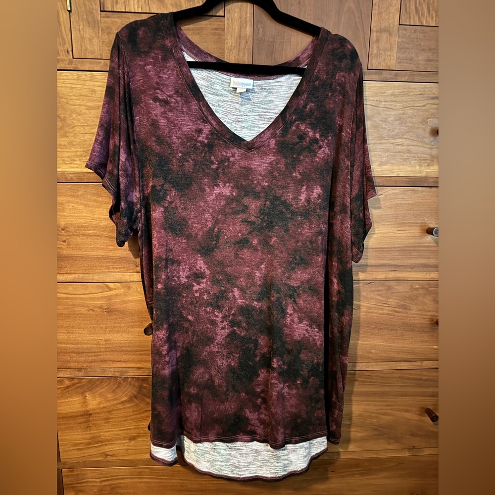 Burgundy and Black Tie-Dye Christy V-Neck tee